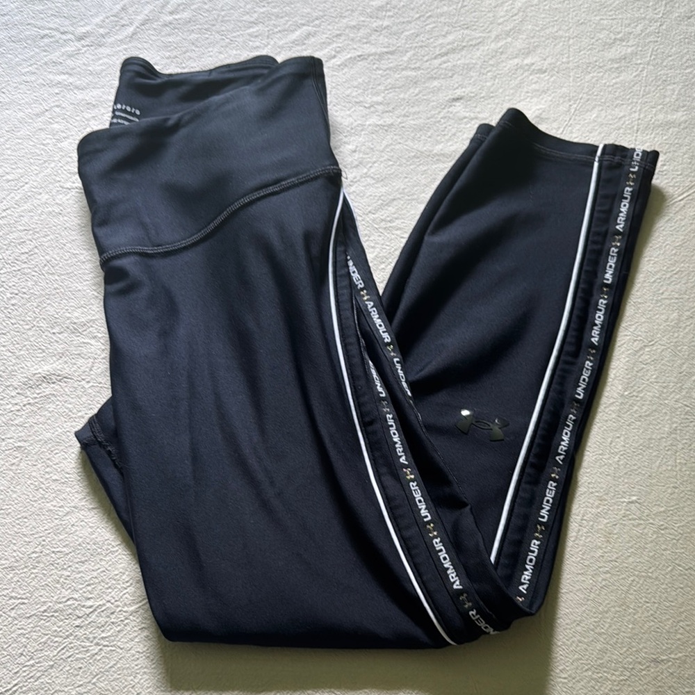 Under Armour Women’s Ankle Crop Black Performance Leggings Size Large